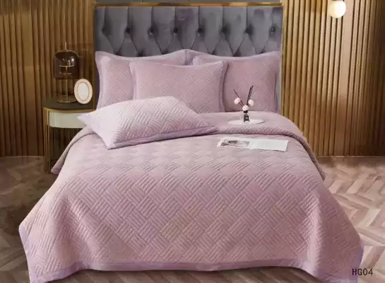 Спальный набор (двуспальное покрывало + 2 наволочки), 220х240 см, велюр, розовый